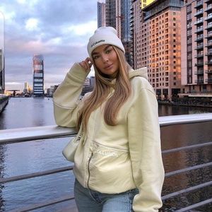 Meet your Posher, Smith